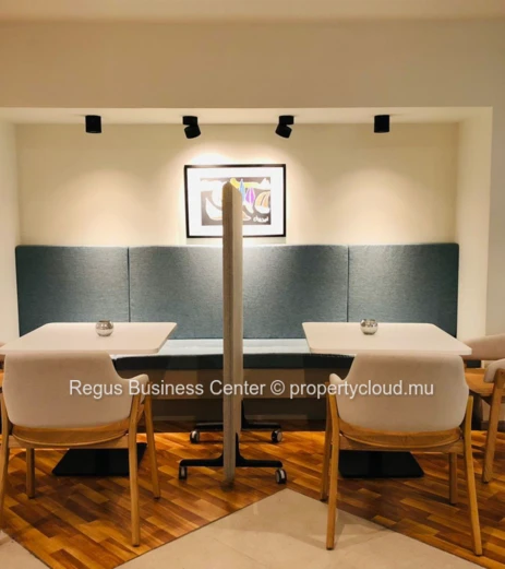 All-inclusive access to professional office space for 2 persons in Regus  Portlouis Downtown