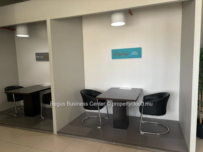 Accès tout compris aux salons d'affaires à Regus Grand Bay Central